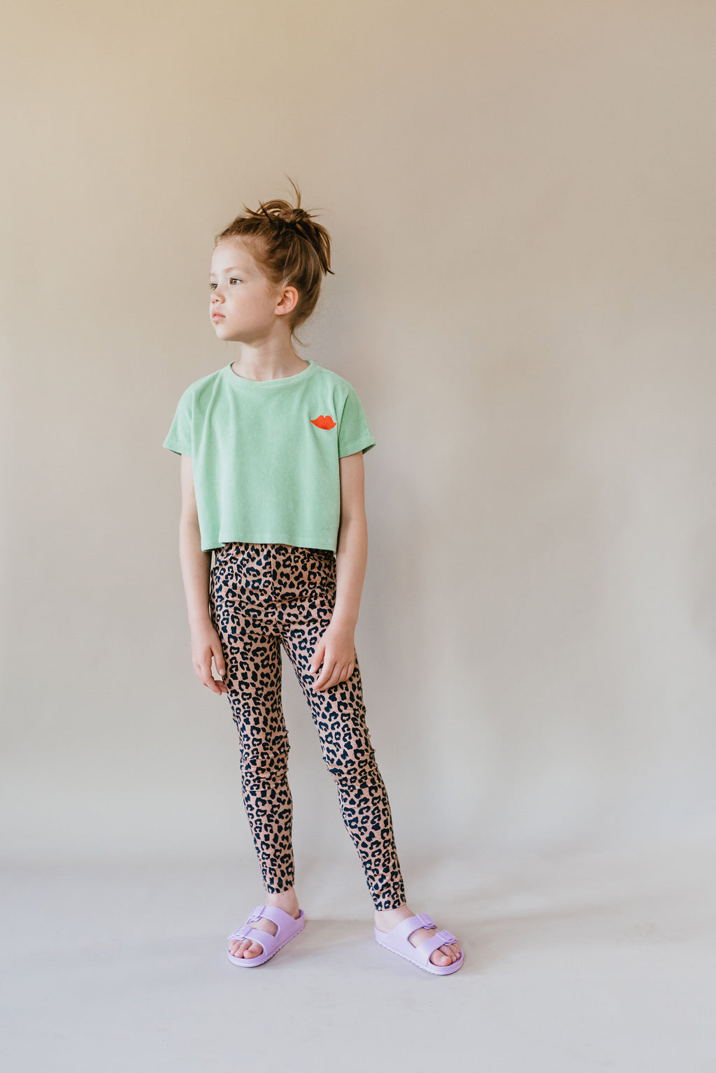 Towel "KISS" Tee | Quiet Green