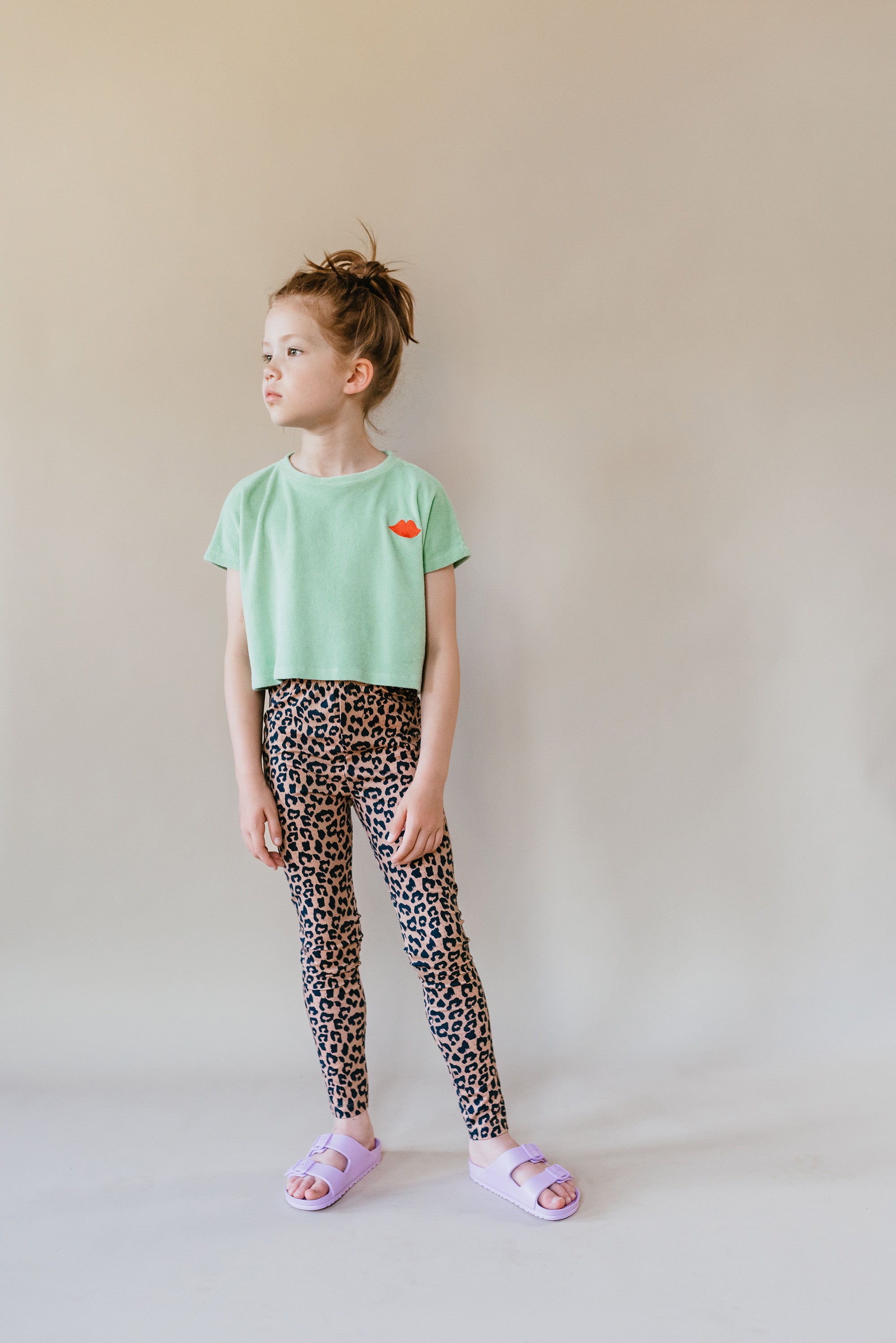 Towel "KISS" Tee | Quiet Green