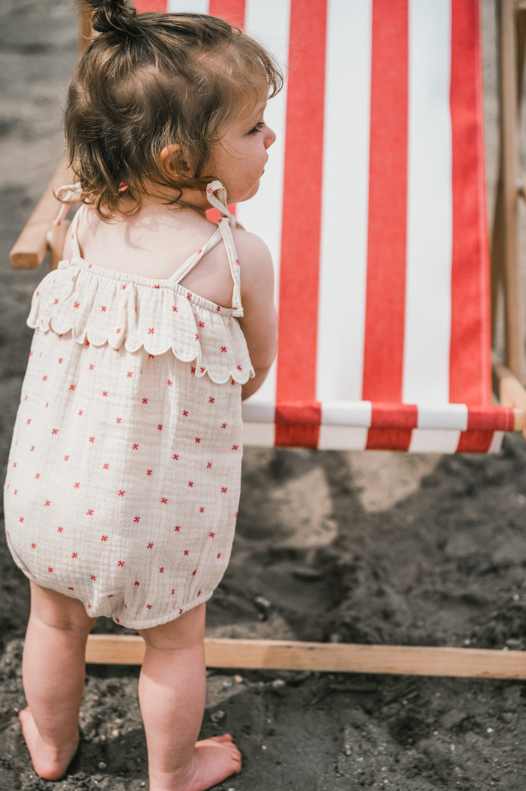 Nova Sommer-Spielanzug | Sterne Rot AOP